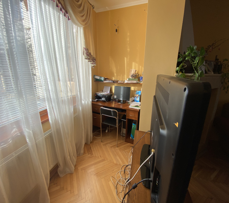 Продаж 5 Спальні 2 Ванні кімнати Будинок Продаж Р-н ЗОШ 4 Р-н ЗОШ 4, Центр, Ужгород