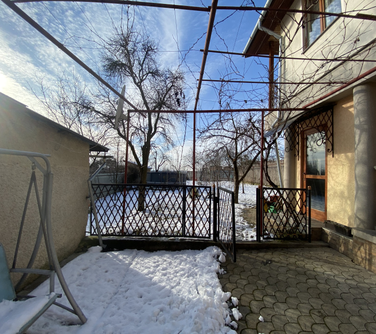 Продаж 5 Спальні 2 Ванні кімнати Будинок Продаж Р-н ЗОШ 4 Р-н ЗОШ 4, Центр, Ужгород