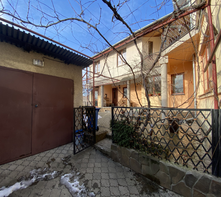 Продаж 5 Спальні 2 Ванні кімнати Будинок Продаж Р-н ЗОШ 4 Р-н ЗОШ 4, Центр, Ужгород