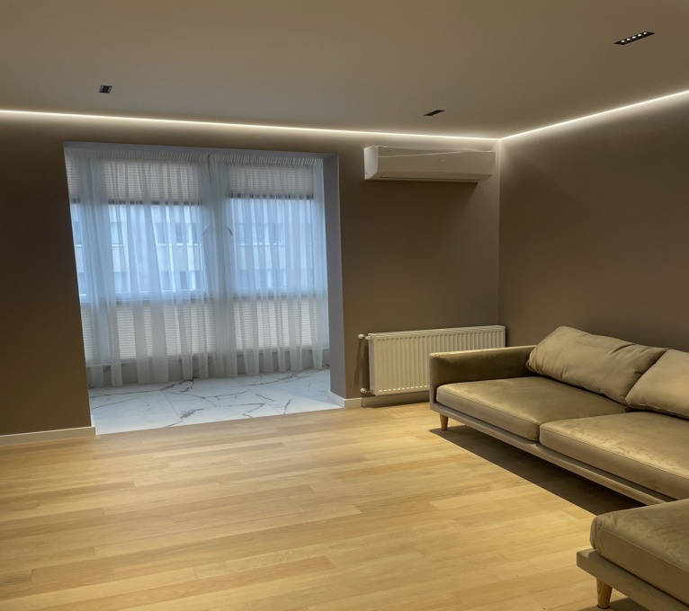 Продаж 2 Спальні 2 Ванні кімнати Квартира Продаж Митна Митна, Центр, Ужгород