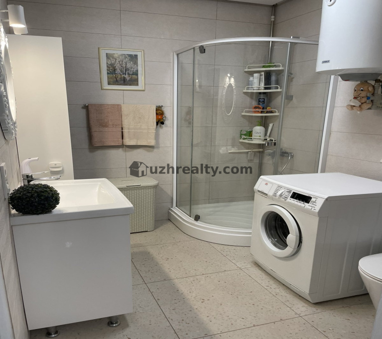 Продаж 2 Спальні Квартира Продаж Графіт Заньковецької Заньковецької, Новий, Ужгород