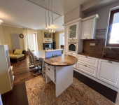 Продаж 3 Спальні 2 Ванні кімнати Квартира Продаж Воззʼєднання Воззʼєднання, Боздош, Ужгород