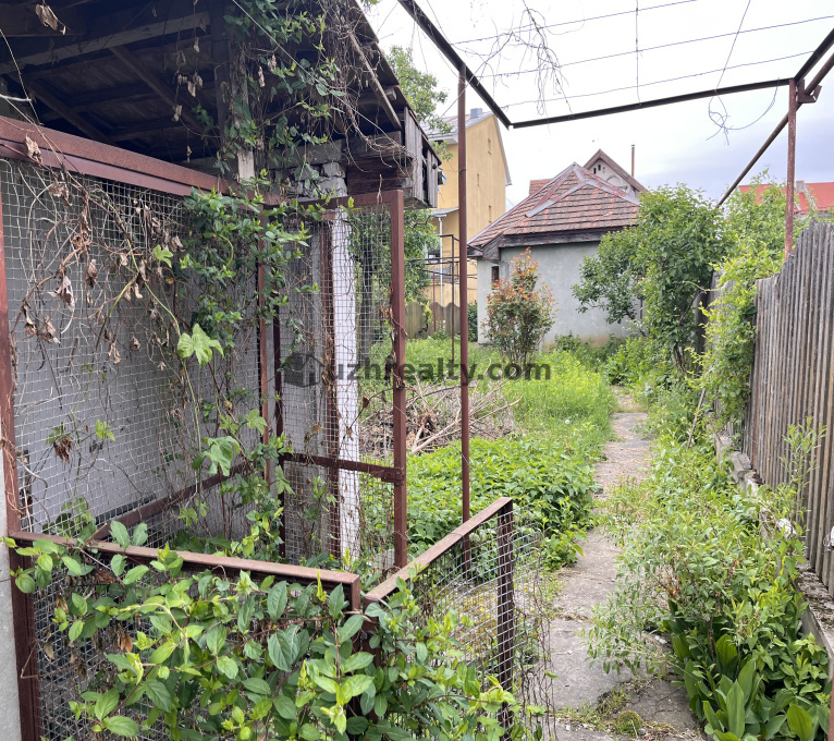 Продаж 4 Спальні 2 Ванні кімнати Будинок Продаж Канальна Канальна, Шахта, Ужгород