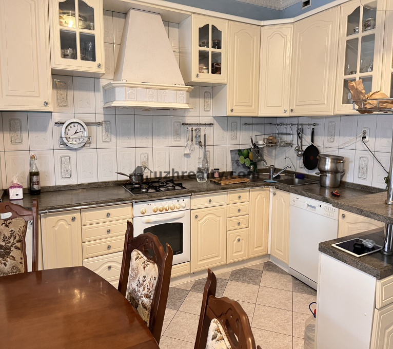 Продаж 4 Спальні 2 Ванні кімнати Будинок Продаж Канальна Канальна, Шахта, Ужгород