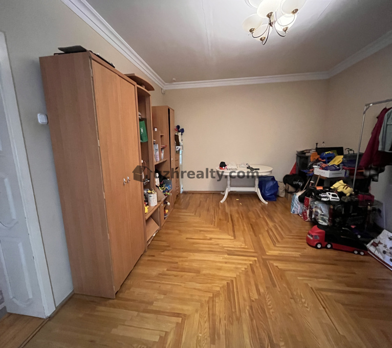 Продаж 4 Спальні 2 Ванні кімнати Будинок Продаж Канальна Канальна, Шахта, Ужгород