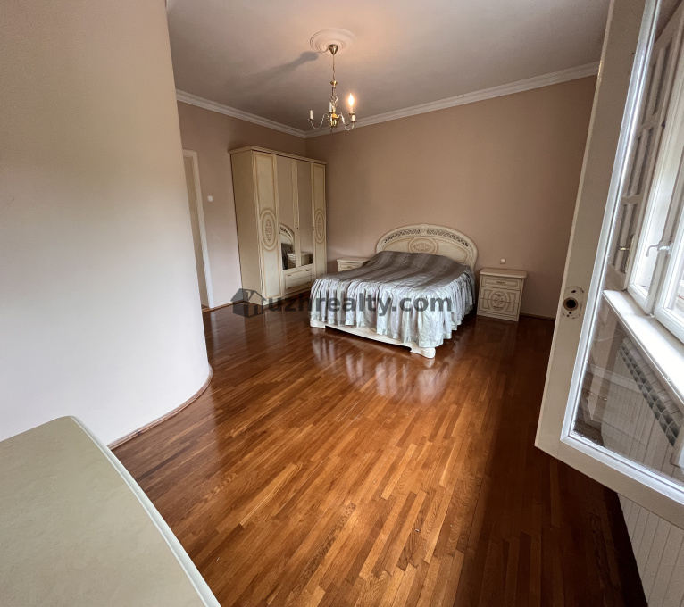 Продаж 4 Спальні 2 Ванні кімнати Будинок Продаж Канальна Канальна, Шахта, Ужгород