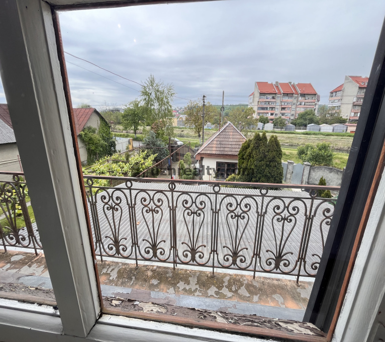 Продаж 4 Спальні 2 Ванні кімнати Будинок Продаж Канальна Канальна, Шахта, Ужгород