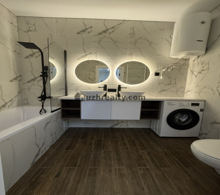 Продаж 2 Спальні 1 Ванна Квартира Продаж Собранецька Собранецька, Центр, Ужгород