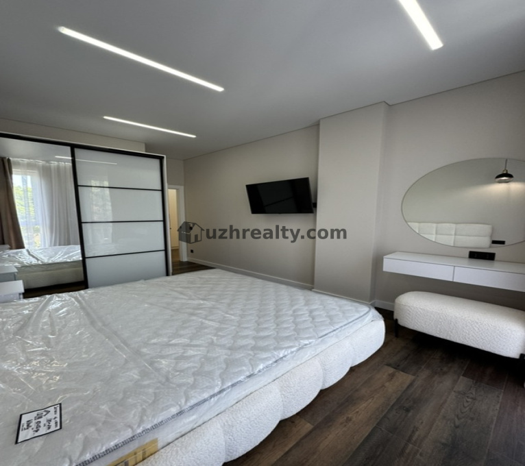 Продаж 2 Спальні 1 Ванна Квартира Продаж Собранецька Собранецька, Центр, Ужгород