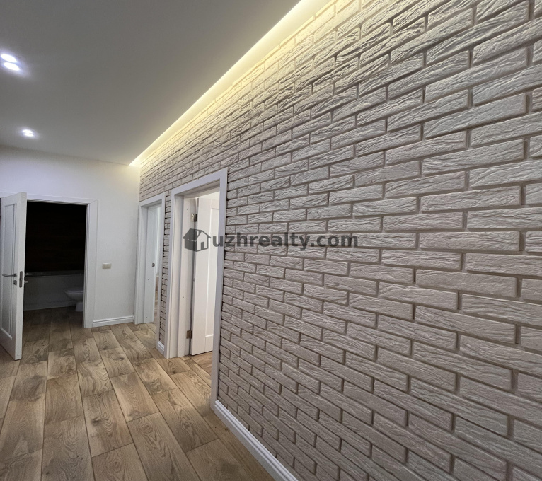 Продаж 2 Спальні 2 Ванні кімнати Квартира Продаж Грінленд Університетська Університетська, БАМ, Ужгород