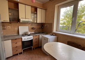 Здається в оренду 3 Спальні 1 Ванна Квартира Здається в оренду Героїв Героїв, Центр, Ужгород